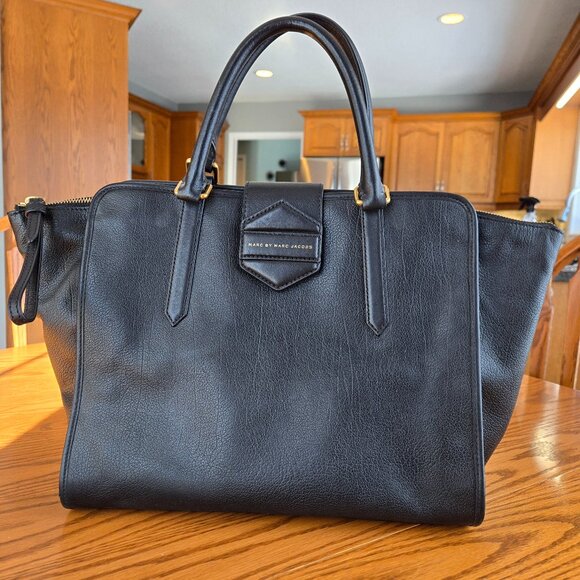 Marc Jacobs Black Cowhide Purse - Picture 2 of 9